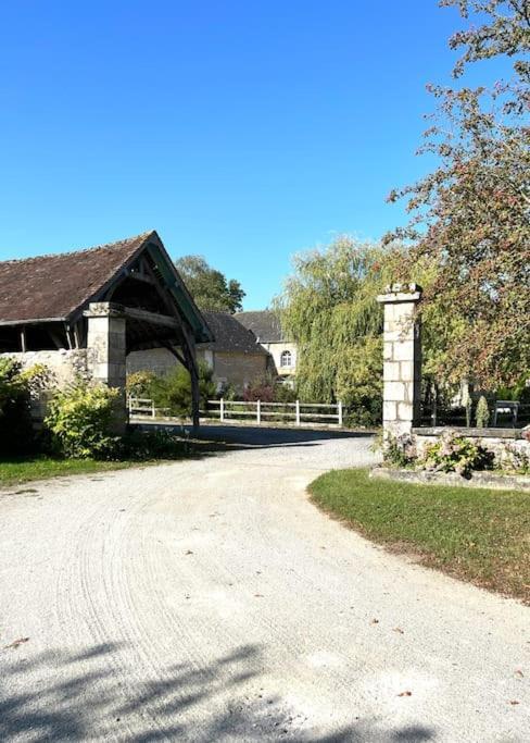 Charmante Maisonette A Arconnay Exterior foto
