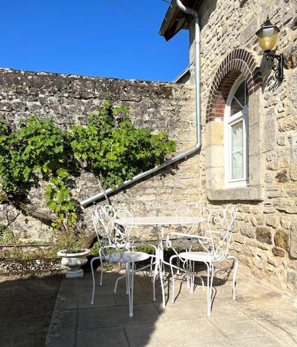 Charmante Maisonette A Arconnay Exterior foto
